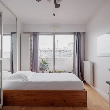 Veeve - Comforts By The Eiffel Tower *